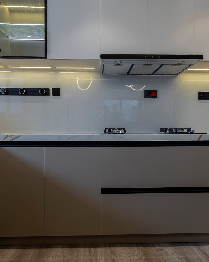 How to Design a Modern ‘Dirty Kitchen’ and ‘Show Kitchen’ Combo